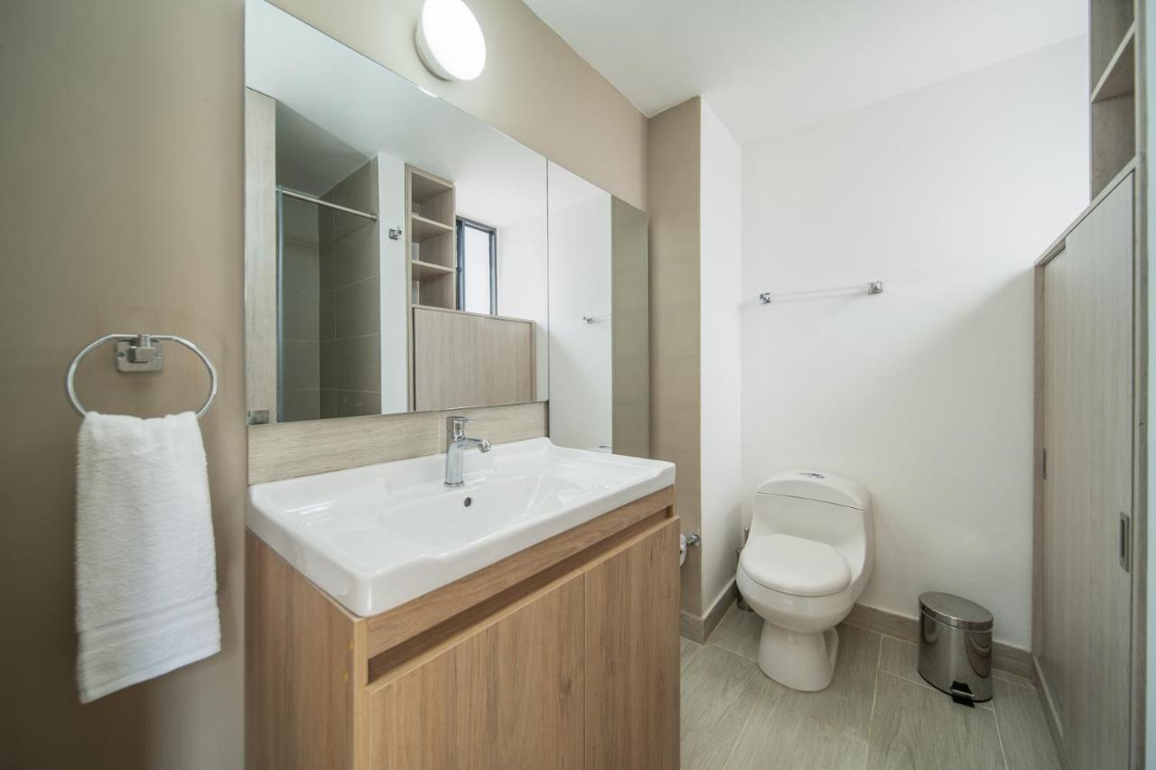 Espacioso 2br En Quinta Camacho Con Parking