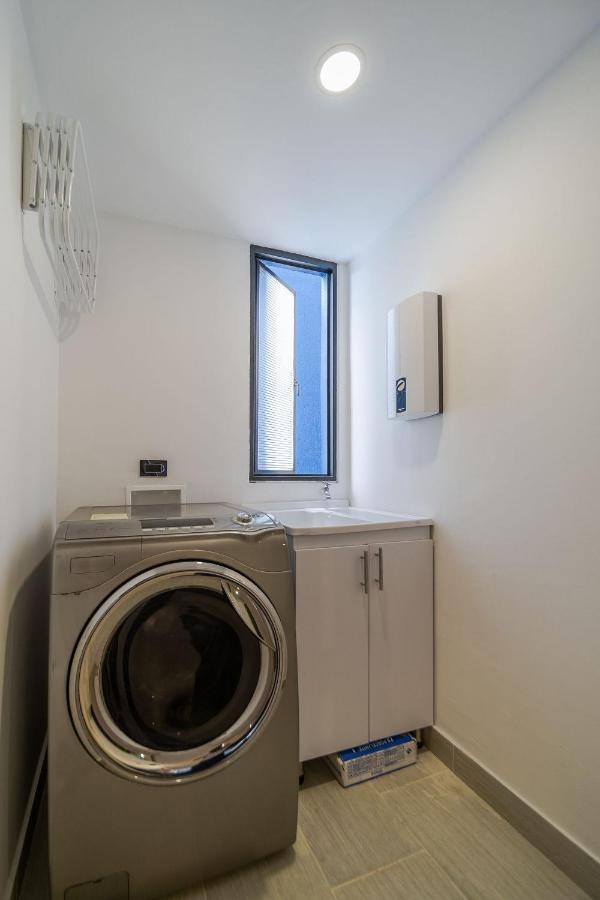 Espacioso 2br En Quinta Camacho Con Parking